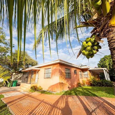 Modern 2 Bedroom In The Heart Of Wynwood Art District Miami Exterior foto